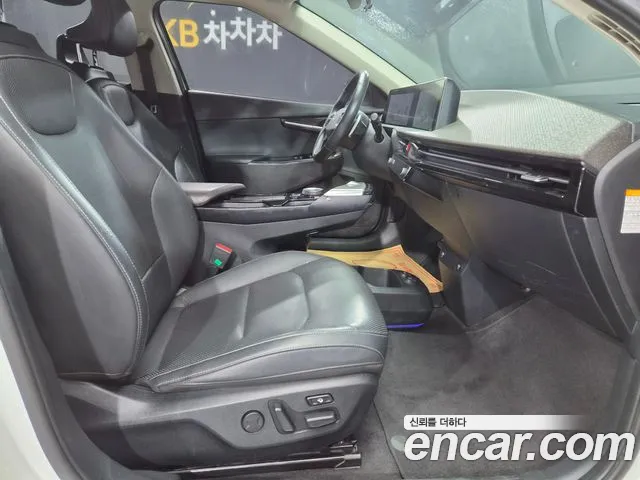 Kia EV6 2022 — фото 11