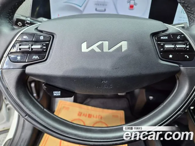 Kia EV6 2022 — фото 14