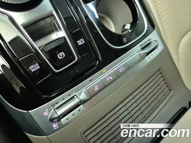 Kia Canival 2023 — фото 16