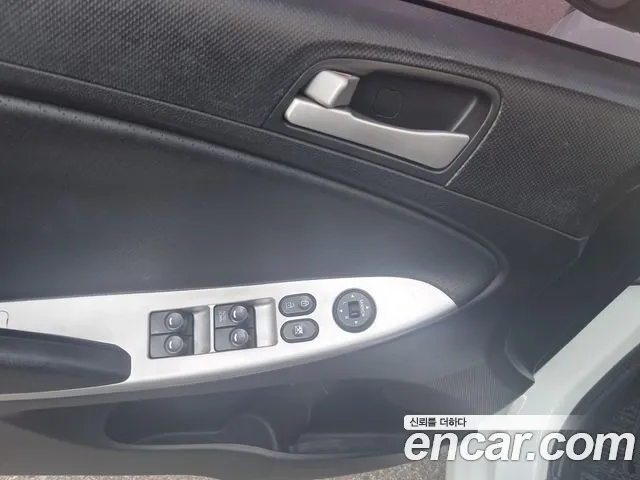 Hyundai Accent 2015 — фото 9