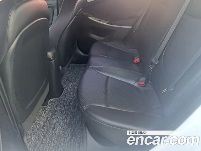 Hyundai Accent 2015 — фото 14