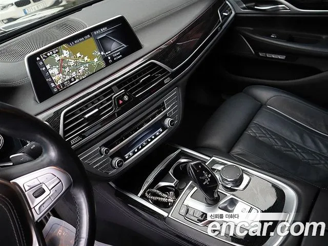 BMW 7-Series 2018 — фото 10