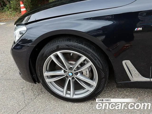 BMW 7-Series 2018 — фото 18