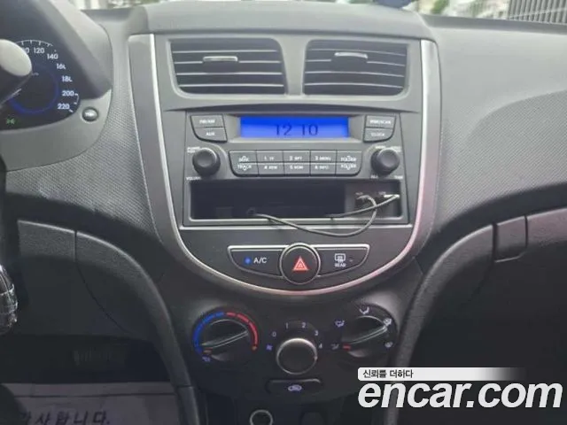 Hyundai Accent 2016 — фото 10
