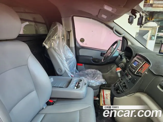 Hyundai Starex 2016 — фото 12