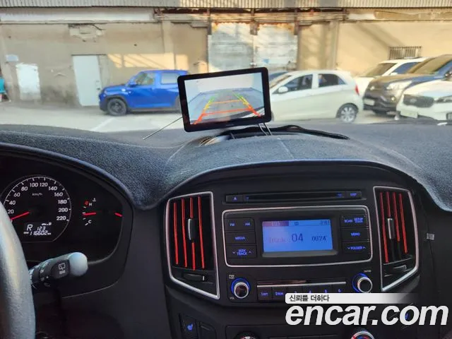 Hyundai Starex 2016 — фото 17