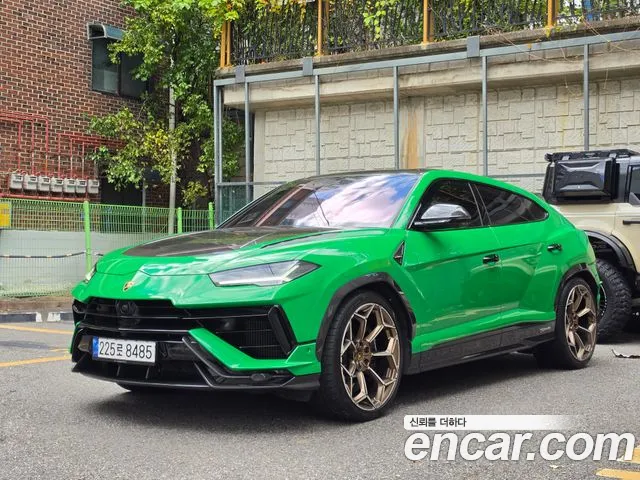 Lamborghini Urus 2024 — фото 1