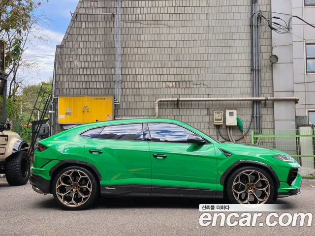 Lamborghini Urus 2024 — фото 3