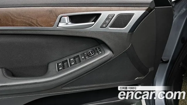 Hyundai Genesis 2016 — фото 18
