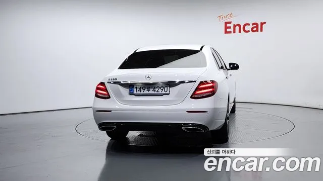 Mercedes-Benz E-Class 2020 — фото 4