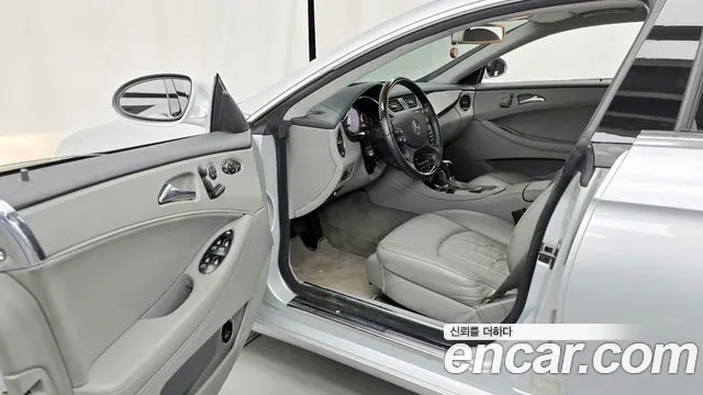 Mercedes-Benz CLS-Class 2005 — фото 10