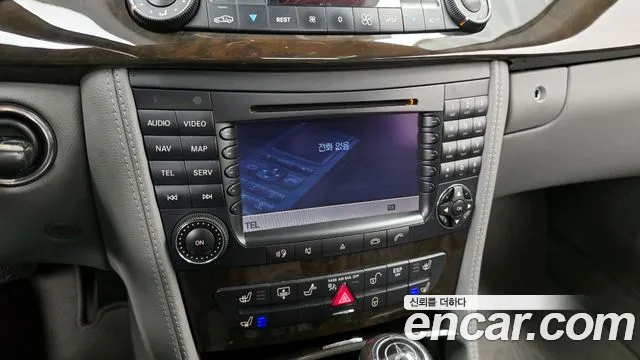Mercedes-Benz CLS-Class 2005 — фото 15