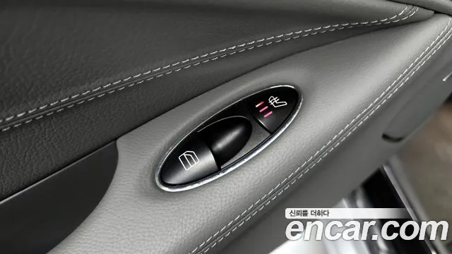 Mercedes-Benz CLS-Class 2005 — фото 18