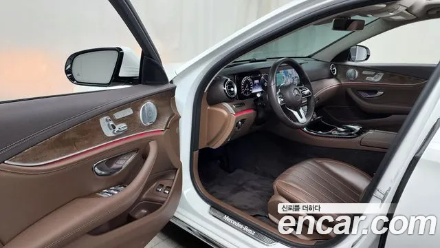 Mercedes-Benz E-Class 2020 — фото 10