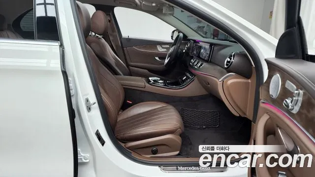 Mercedes-Benz E-Class 2020 — фото 11