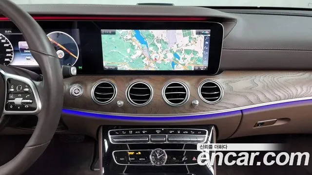 Mercedes-Benz E-Class 2020 — фото 13