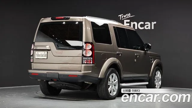 Land Rover Discovery 2016 — фото 2