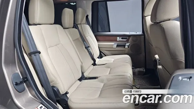Land Rover Discovery 2016 — фото 11