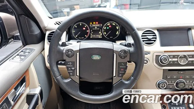 Land Rover Discovery 2016 — фото 13