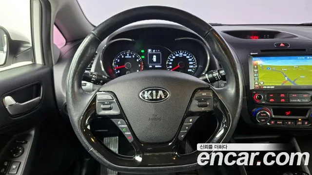 Kia K3 2016 — фото 13