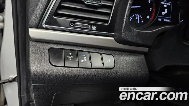 Hyundai AVANTE 2017 — фото 13