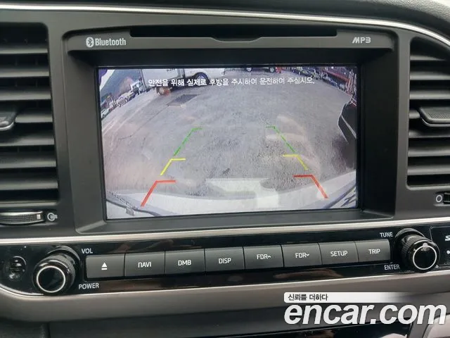 Hyundai AVANTE 2017 — фото 16