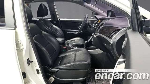 KG_Mobility_Ssangyong KORANDO 2014 — фото 10