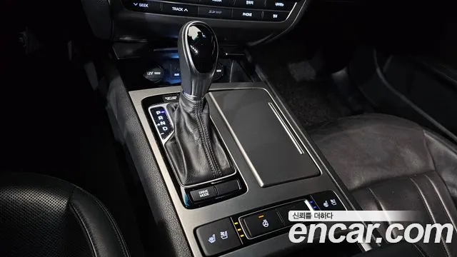 Hyundai Genesis 2015 — фото 9