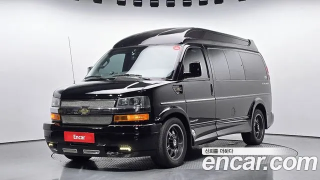 Chevrolet Express Van 2017 — фото 1