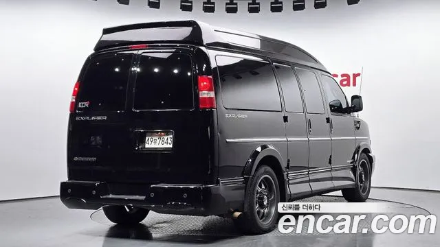 Chevrolet Express Van 2017 — фото 2