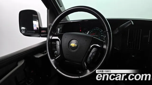 Chevrolet Express Van 2017 — фото 13