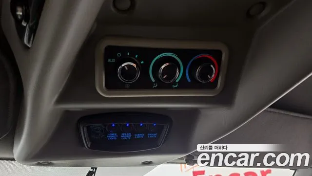 Chevrolet Express Van 2017 — фото 18