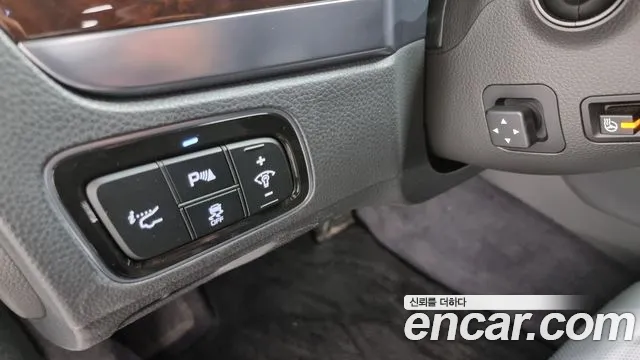 Hyundai Equus 2015 — фото 14