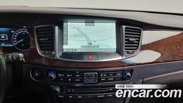 Hyundai Equus 2015 — фото 16