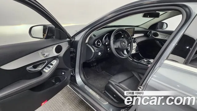 Mercedes-Benz C-Class 2018 — фото 10