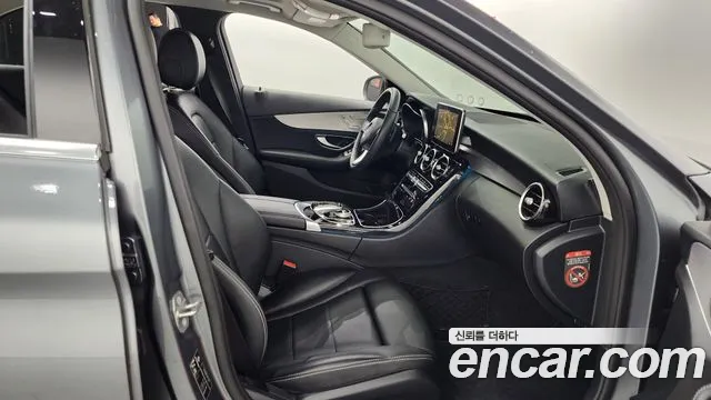 Mercedes-Benz C-Class 2018 — фото 11