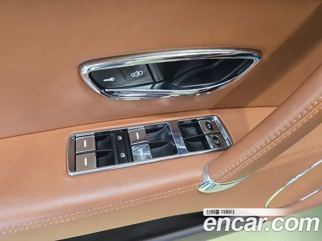 Bentley Flying Spur 2018 — фото 15
