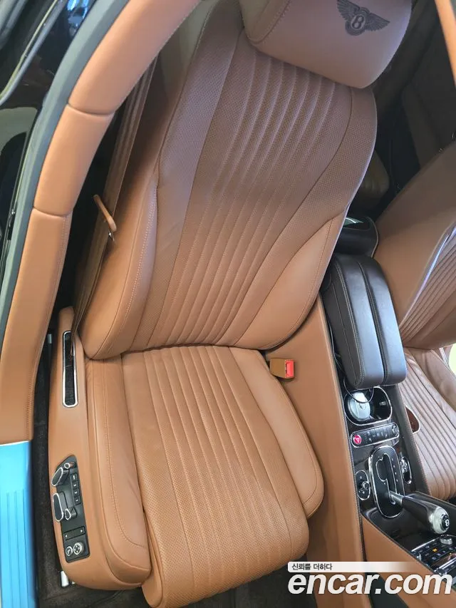 Bentley Flying Spur 2018 — фото 17