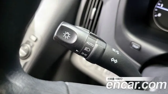 Hyundai Starex 2019 — фото 18