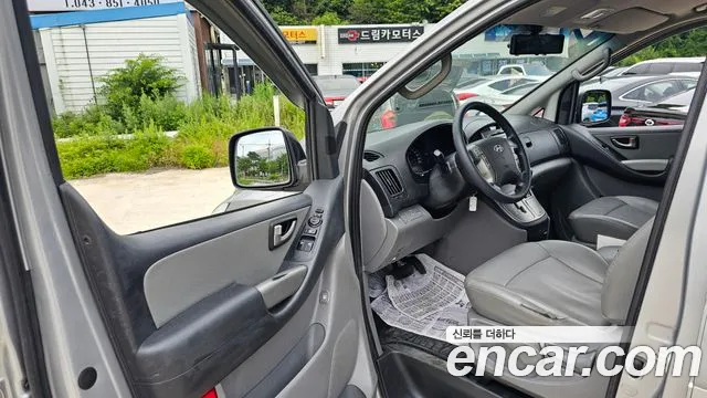 Hyundai Starex 2013 — фото 10