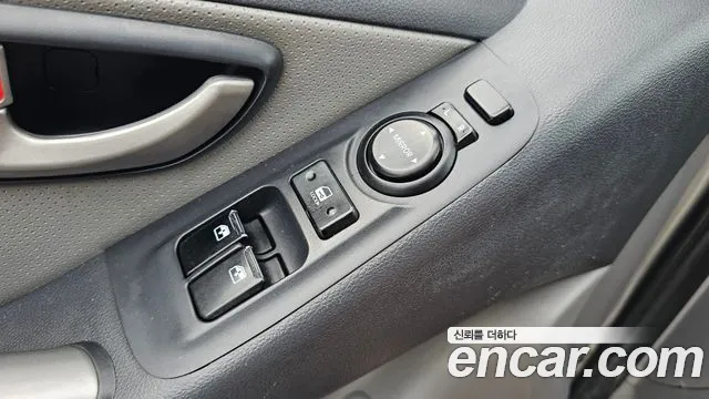 Hyundai Starex 2013 — фото 13