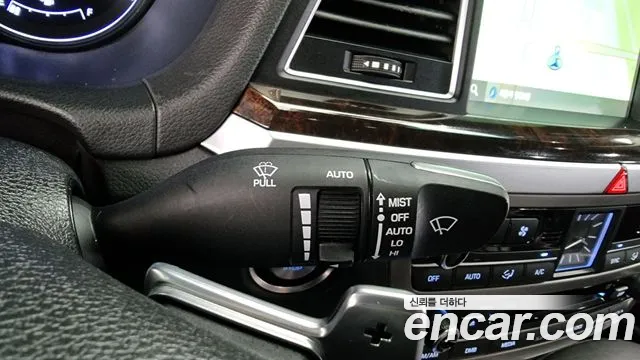 Hyundai Genesis 2015 — фото 16