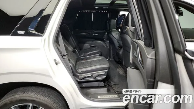 Cadillac Escalade 2022 — фото 12