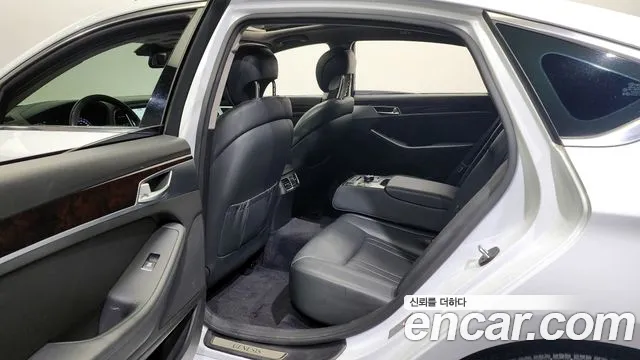 Hyundai Genesis 2015 — фото 11
