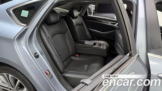 Hyundai Genesis 2015 — фото 12