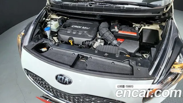 Kia Carens 2015 — фото 6