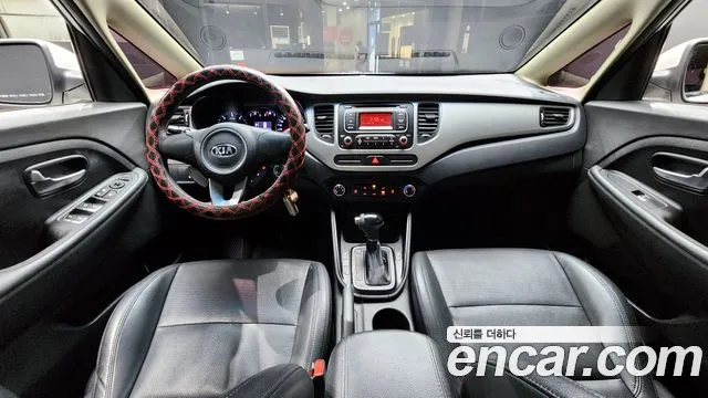 Kia Carens 2015 — фото 7