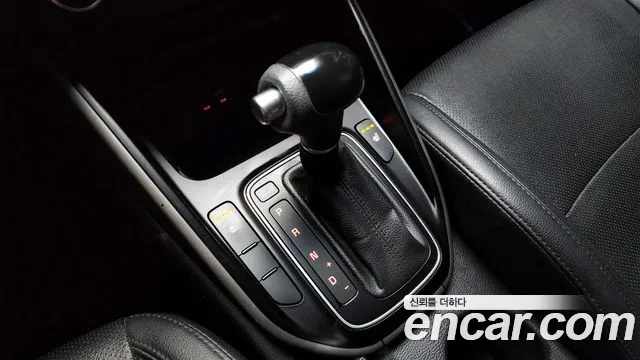 Kia Carens 2015 — фото 9