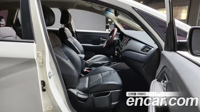 Kia Carens 2015 — фото 10