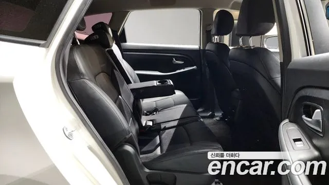 Kia Carens 2015 — фото 13